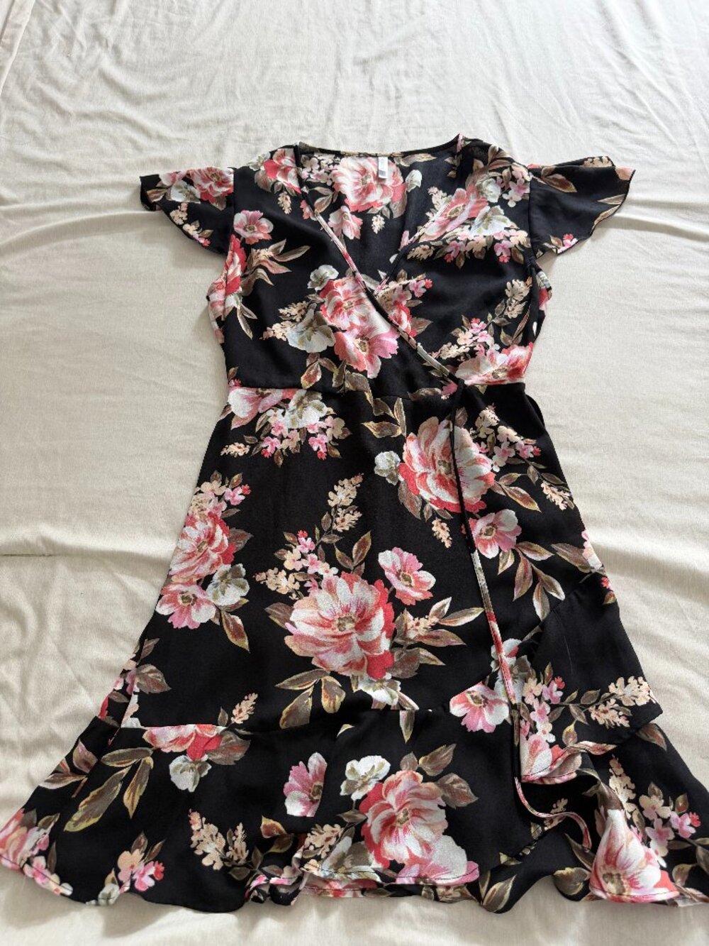 Xhilaration Floral Print Short Sleeve V-Neck Dress - Size L